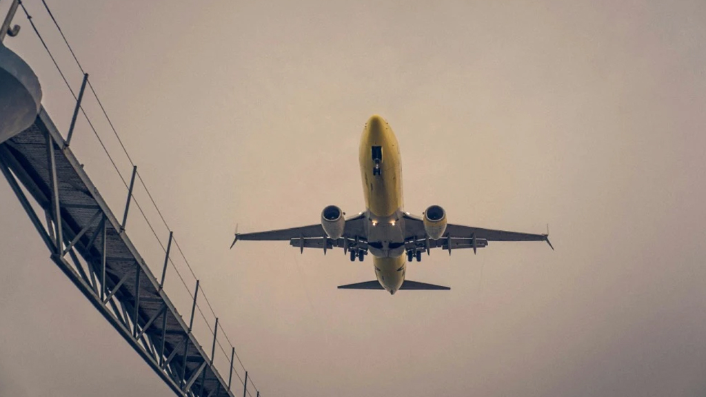 Orta Doğu’daki gerilim havayollarını vurdu, bilet fiyatları yükseliyor